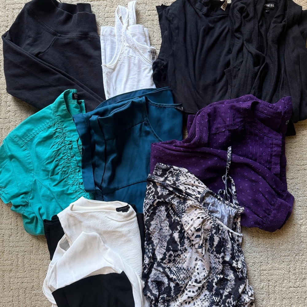 (SOLD) Bundle of Women’s Tops (XS)